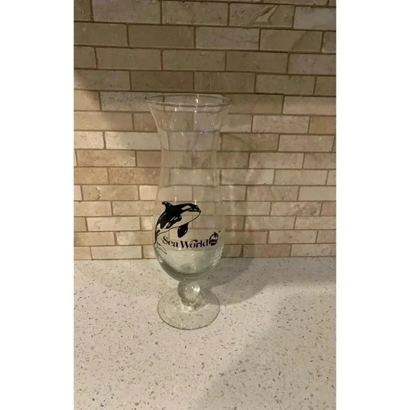 SeaWorld Shamu Glass - Picture 1 of 3